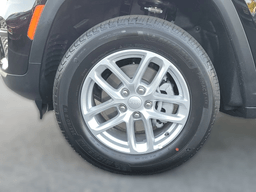 Jeep Grand Cherokee Laredo X 4x2 2025