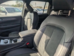 Jeep Grand Cherokee Altitude X 4x2 2025