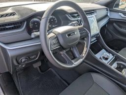 Jeep Grand Cherokee Altitude X 4x2 2025