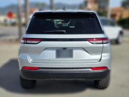 Jeep Grand Cherokee Laredo Altitude 4x2 2026