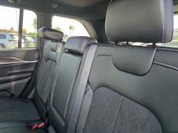 Jeep Grand Cherokee Laredo Altitude 4x2 2026