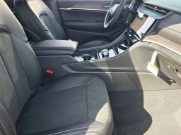 Jeep Grand Cherokee Laredo Altitude 4x2 2026