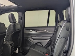 Jeep Grand Cherokee Laredo Altitude 4x2 2026