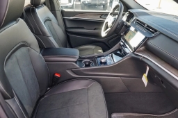 Jeep Grand Cherokee Laredo Altitude 4x2 2026