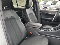 Jeep Grand Cherokee Laredo Altitude 4x2 2026