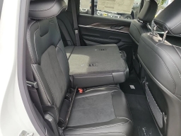 Jeep Grand Cherokee Laredo Altitude 4x2 2026