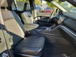 Jeep Grand Cherokee Laredo Altitude 4x2 2026