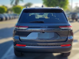 Jeep Grand Cherokee Laredo Altitude 4x2 2026