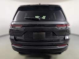 Jeep Grand Cherokee Laredo Altitude 4x2 2026