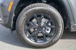 Jeep Grand Cherokee Laredo Altitude 4x2 2026