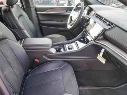 Jeep Grand Cherokee Laredo Altitude 4x2 2026