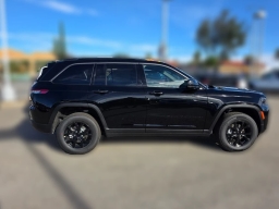 Jeep Grand Cherokee Laredo Altitude 4x2 2026