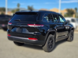 Jeep Grand Cherokee Laredo Altitude 4x2 2026