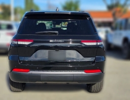 Jeep Grand Cherokee Laredo Altitude 4x2 2026