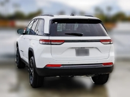 Jeep Grand Cherokee Laredo Altitude 4x2 2026