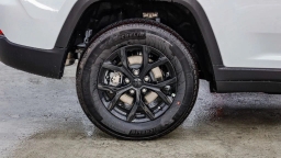 Jeep Grand Cherokee Laredo Altitude 4x2 2026