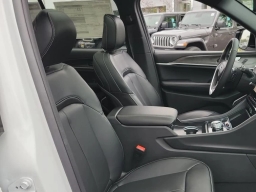 Jeep Grand Cherokee Limited 4x2 2026