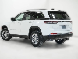 Jeep Grand Cherokee Laredo X 4x4 2026