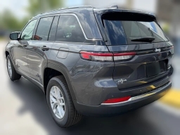 Jeep Grand Cherokee Laredo X 4x4 2026
