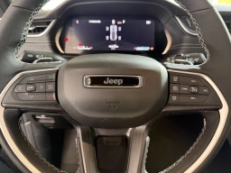 Jeep Grand Cherokee Laredo X 4x4 2026