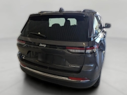 Jeep Grand Cherokee Laredo 4x4 2026