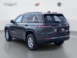 Jeep Grand Cherokee Laredo 4x4 2025