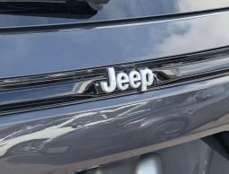 Jeep Grand Cherokee Laredo 4x4 2025