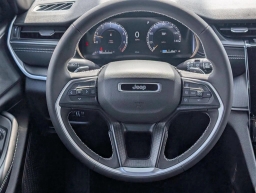 Jeep Grand Cherokee Laredo 4x4 2025