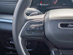 Jeep Grand Cherokee Laredo 4x4 2025