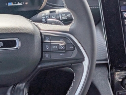 Jeep Grand Cherokee Laredo 4x4 2025