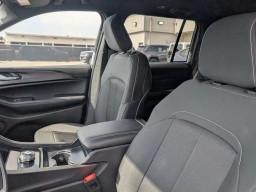 Jeep Grand Cherokee Laredo 4x4 2025