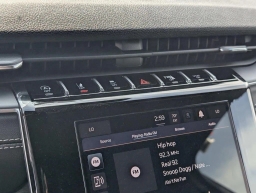 Jeep Grand Cherokee Laredo 4x4 2025