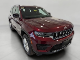 Jeep Grand Cherokee Laredo 4x4 2026