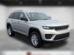 Jeep Grand Cherokee Laredo X 4x4 2026