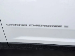 Jeep Grand Cherokee Laredo X 4x4 2026