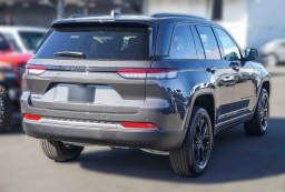 Jeep Grand Cherokee Laredo Altitude 4x4 2026