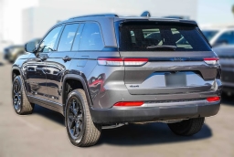 Jeep Grand Cherokee Laredo Altitude 4x4 2026