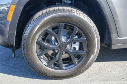 Jeep Grand Cherokee Laredo Altitude 4x4 2026