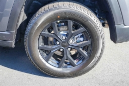 Jeep Grand Cherokee Laredo Altitude 4x4 2026