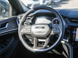 Jeep Grand Cherokee Laredo Altitude 4x4 2026