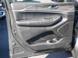 Jeep Grand Cherokee Laredo Altitude 4x4 2026