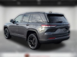 Jeep Grand Cherokee Laredo Altitude 4x4 2026