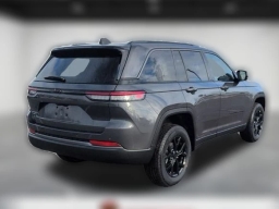 Jeep Grand Cherokee Laredo Altitude 4x4 2026