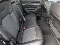 Jeep Grand Cherokee Laredo Altitude 4x4 2026