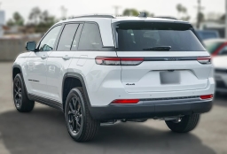 Jeep Grand Cherokee Laredo Altitude 4x4 2026