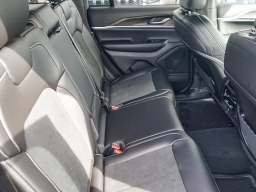 Jeep Grand Cherokee Laredo Altitude 4x4 2026