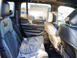 Jeep Grand Cherokee Laredo Altitude 4x4 2026