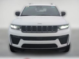 Jeep Grand Cherokee Laredo Altitude 4x4 2026