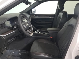 Jeep Grand Cherokee Laredo Altitude 4x4 2026