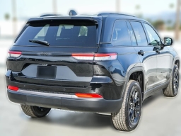 Jeep Grand Cherokee Laredo Altitude 4x4 2026